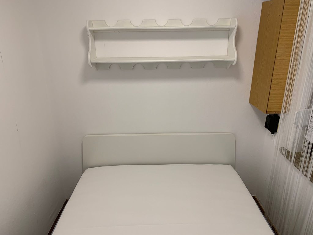 Neues Bett im Schlafzimmer