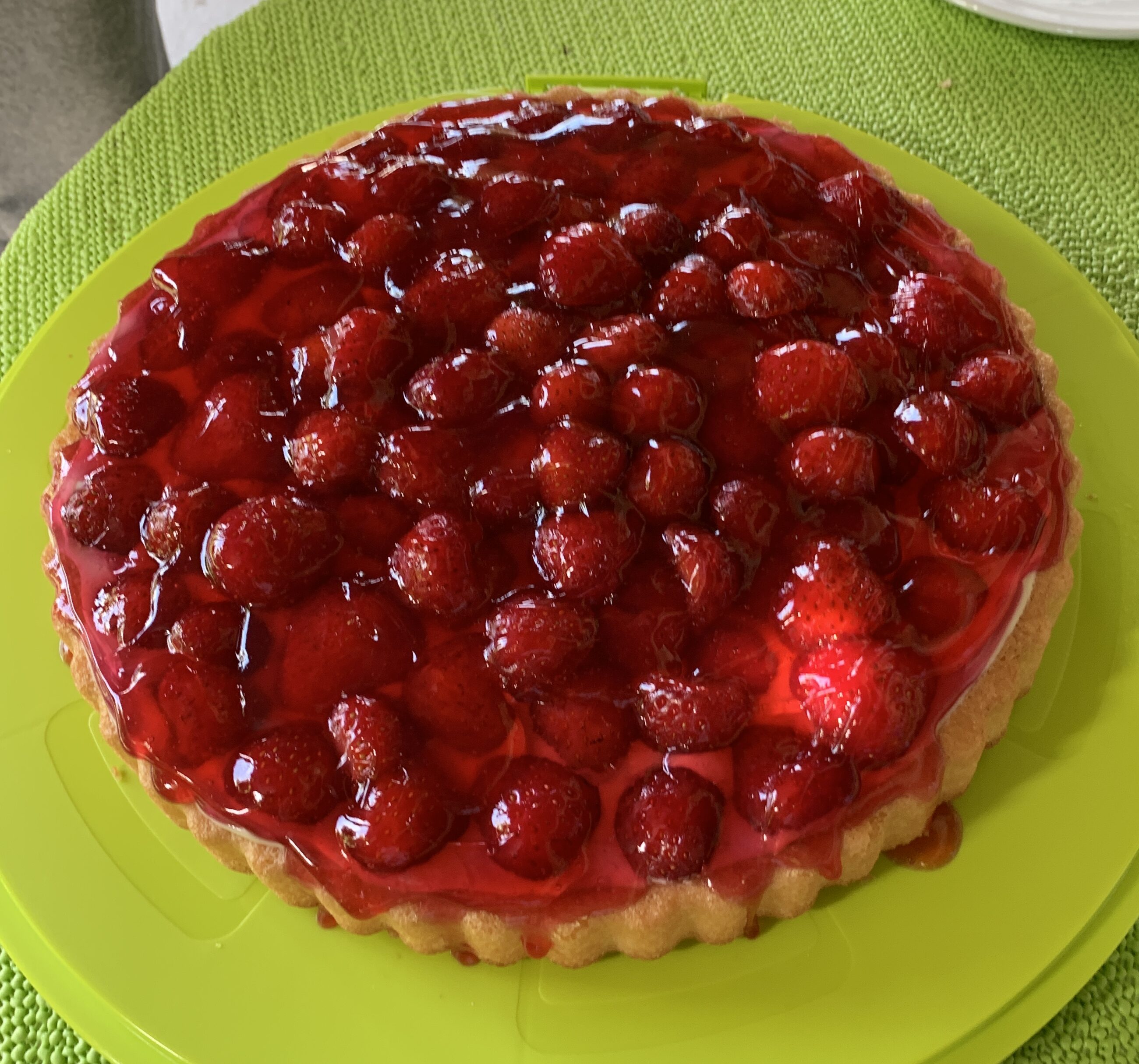 Fertiger Erdbeerkuchen