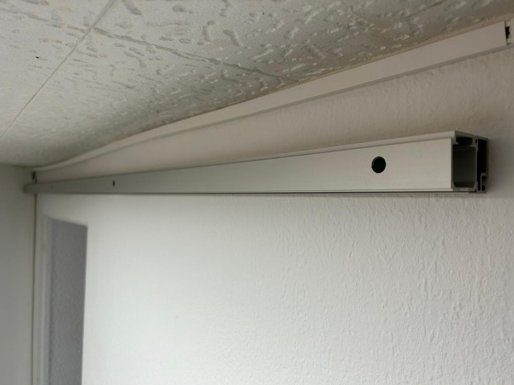 An diesem Teil hängt schon bald unsere Wohnzimmer-Flur-Tür