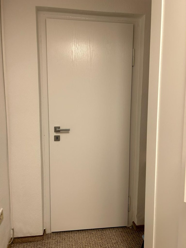 Bearbeitete Badezimmertür