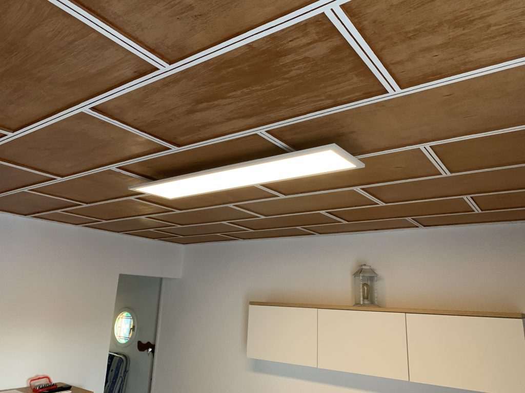 Neue Deckenbeleuchtung im Wohnzimmer