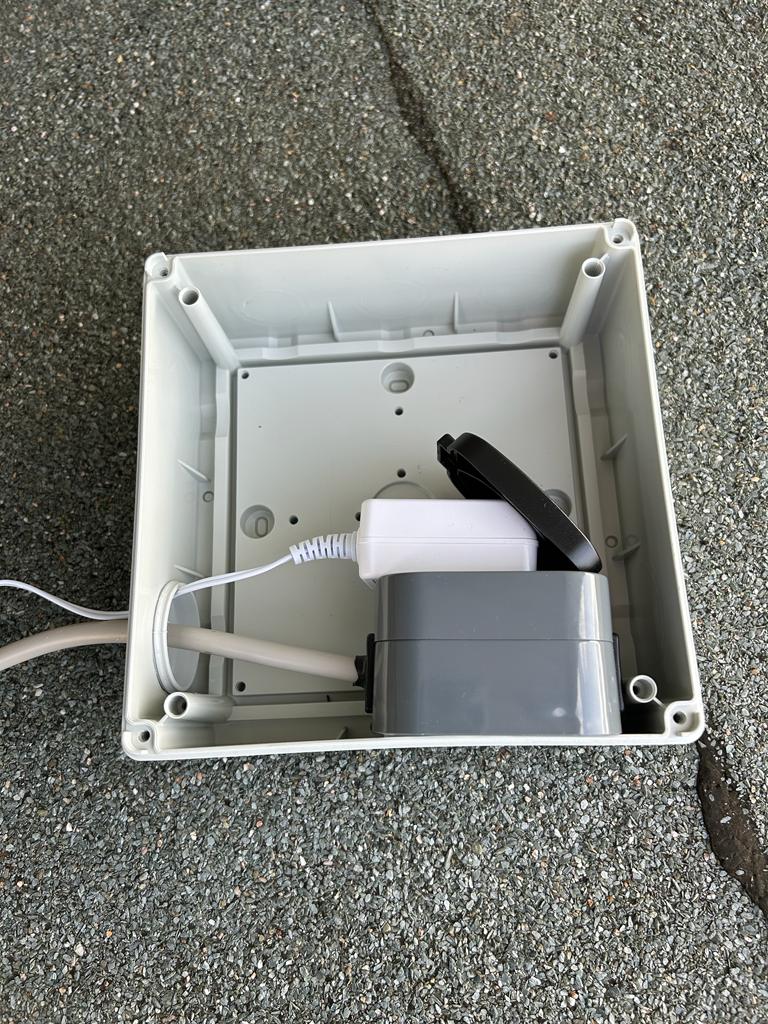 Inhalt unserer "Dachsteckdose"