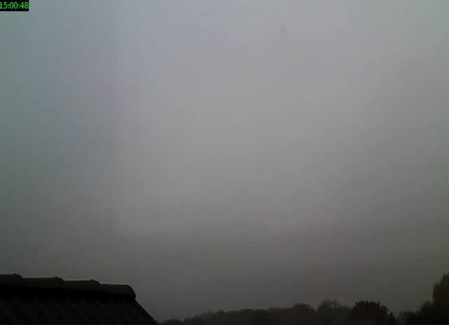 Viel Nebel und dichte Wolken bestimmten heute das Wetter im Nordosten der Region, wie das Bild von unserer Wettercam in Finowfurt zeigt.