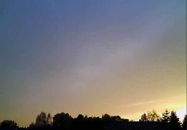 Sonnenuntergang bei leichtem Hochnebel (heute aufgenommen von unserer Wettercam in Finowfurt)