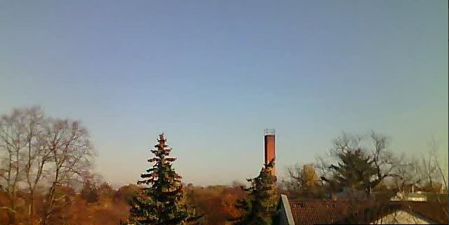 Ein Bild mit Seltenheitswert für einen sonst sehr trüben Herbstmonat:
Wolkenloser Himmel am 14.11.2019 über Berlin