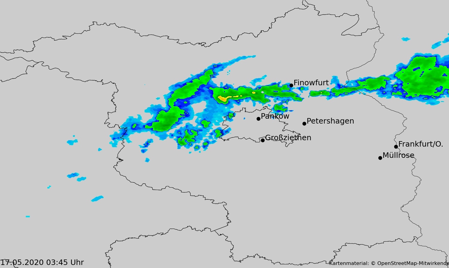 Schmales Regengebiet quer über Brandenburg in der Nacht von Samstag auf Montag
